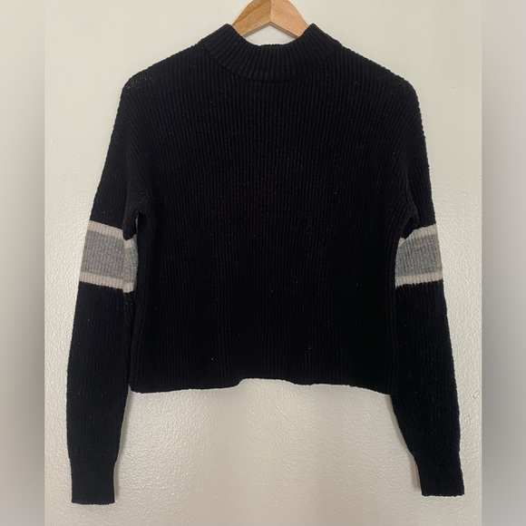 J and J mock neck sweater - black and white color blocking - size S - Picture 9 of 14
